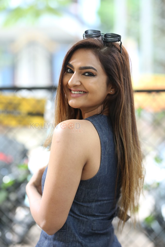 Actress Neha Deshpande at O Andala Rakshasi Press Meet Stills 07