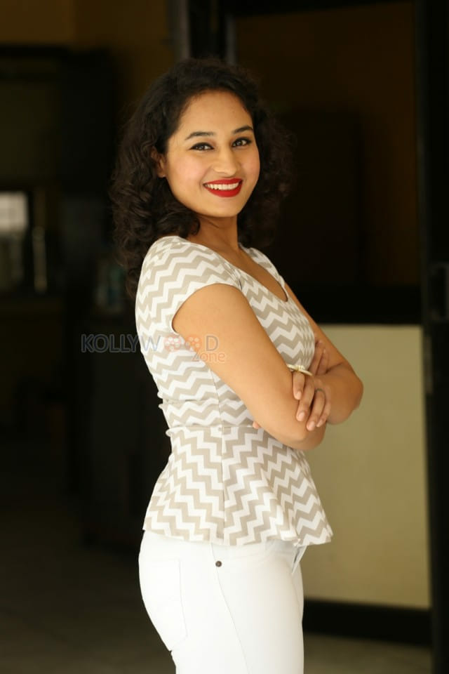 Actress Pooja Ramachandran New Pictures 09