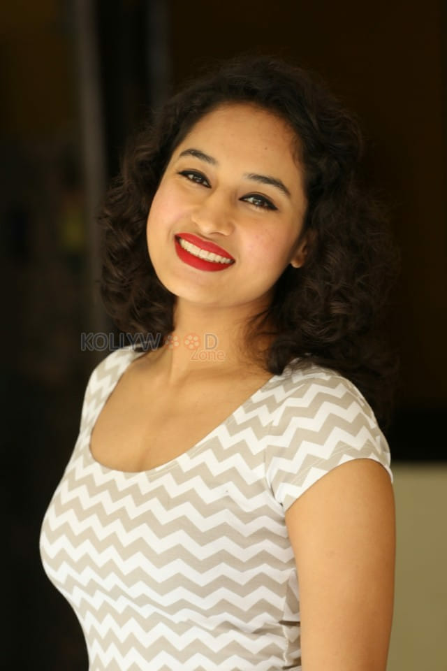 Actress Pooja Ramachandran New Pictures 12