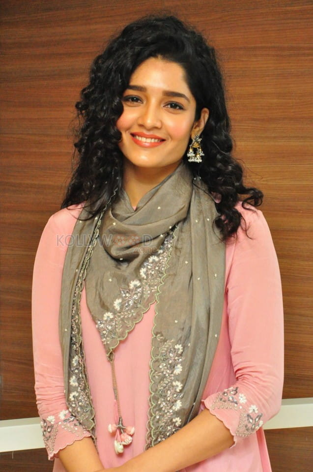 Actress Ritika Singh At Neevevaro Audio Release Photos 02