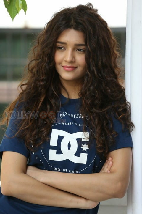 Actress Ritika Singh Interview Pictures 09