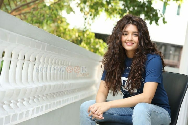 Actress Ritika Singh Interview Pictures 12