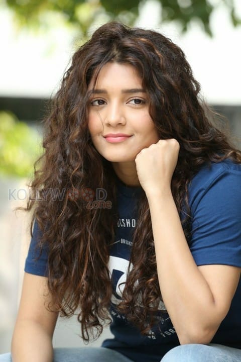 Actress Ritika Singh Interview Pictures 14