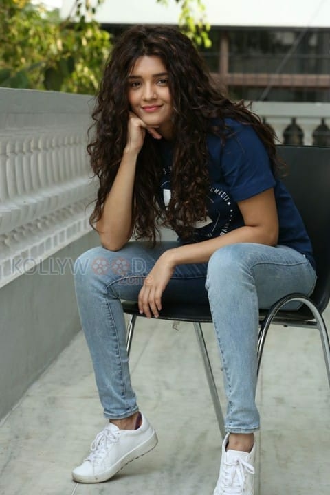 Actress Ritika Singh Interview Pictures 15