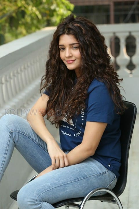 Actress Ritika Singh Interview Pictures 20