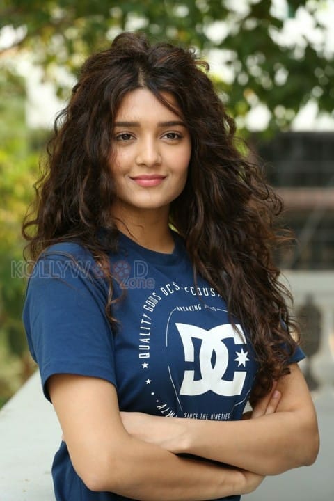 Actress Ritika Singh Interview Pictures 27