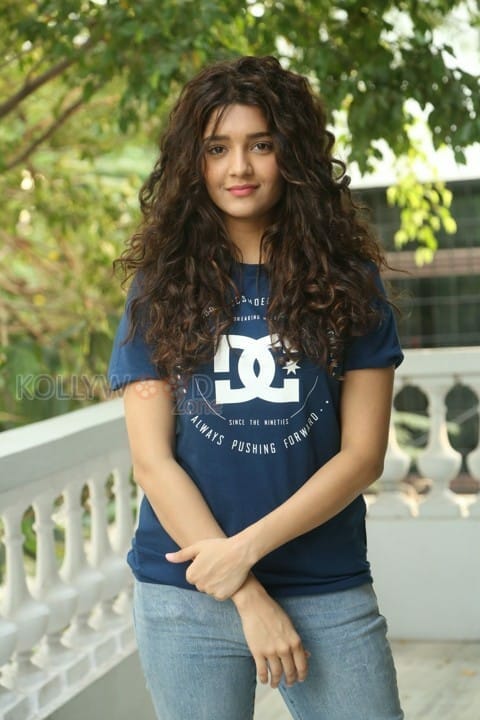 Actress Ritika Singh Interview Pictures 32