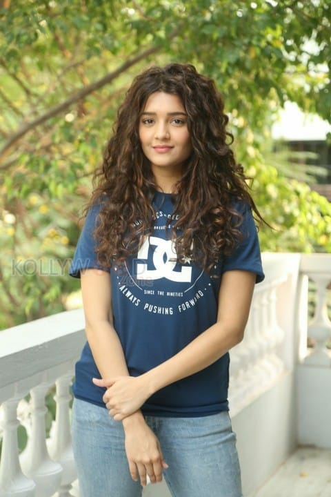 Actress Ritika Singh Interview Pictures 33