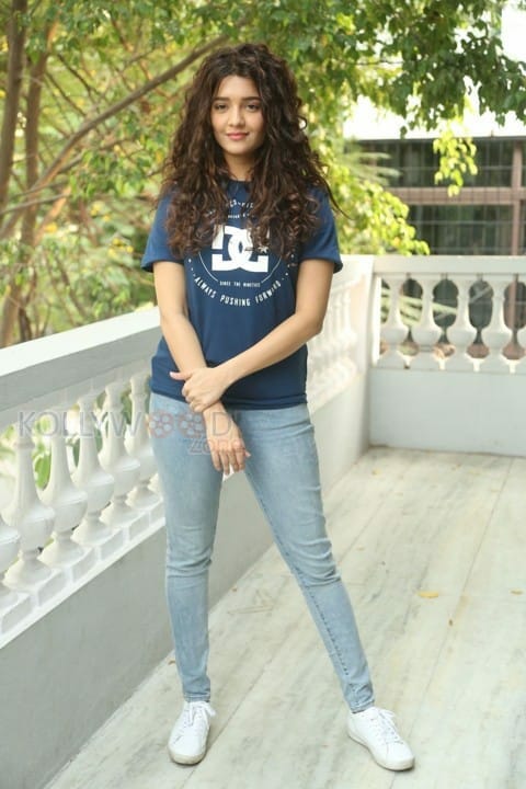 Actress Ritika Singh Interview Pictures 34