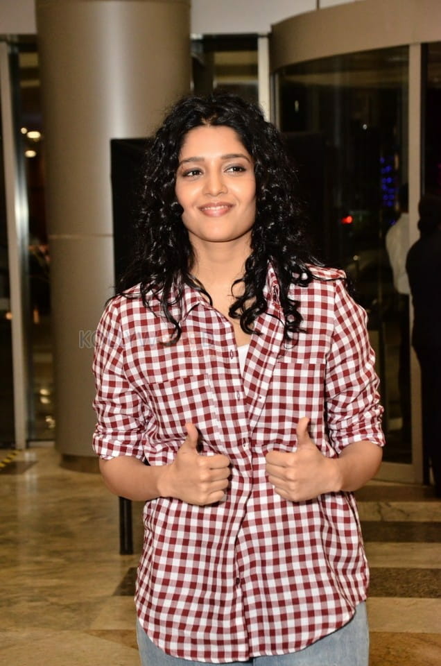 Actress Ritika Singh New Photos 04