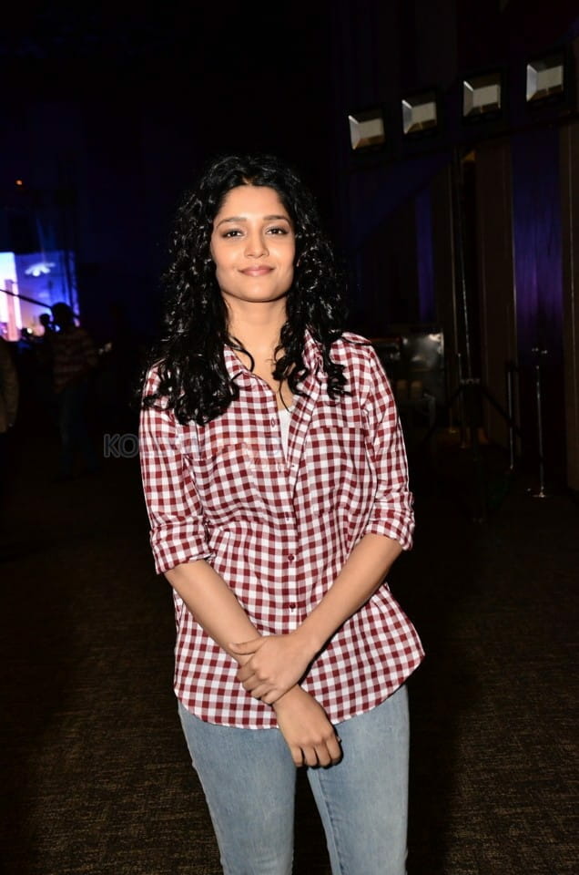 Actress Ritika Singh New Photos 06