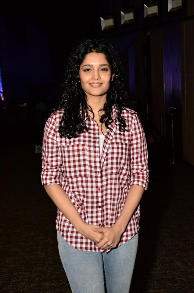 Actress Ritika Singh New Photos 12