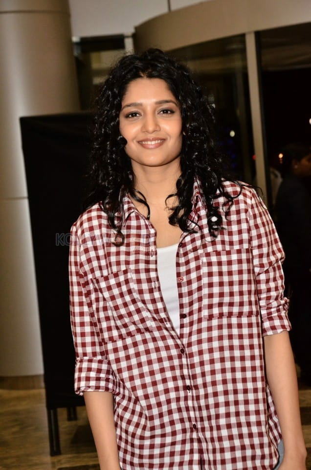 Actress Ritika Singh New Photos 14