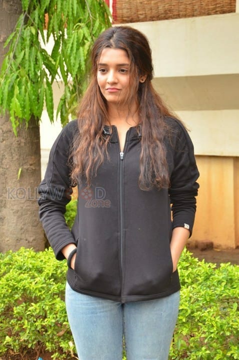 Actress Ritika Singh New Stills 10