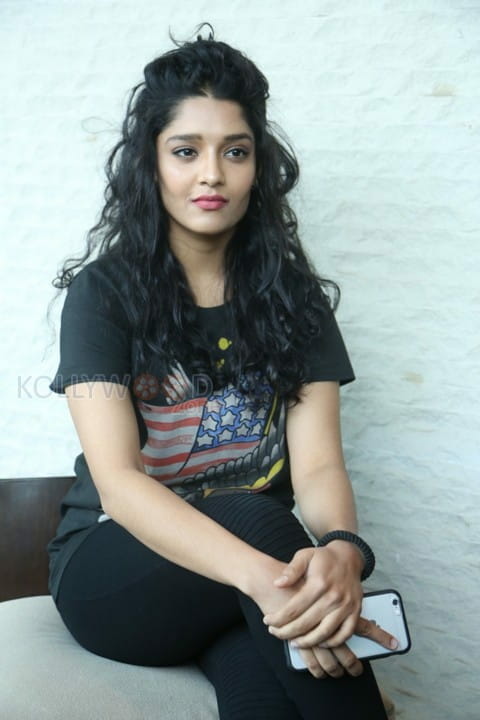 Actress Ritika Singh Photos 03