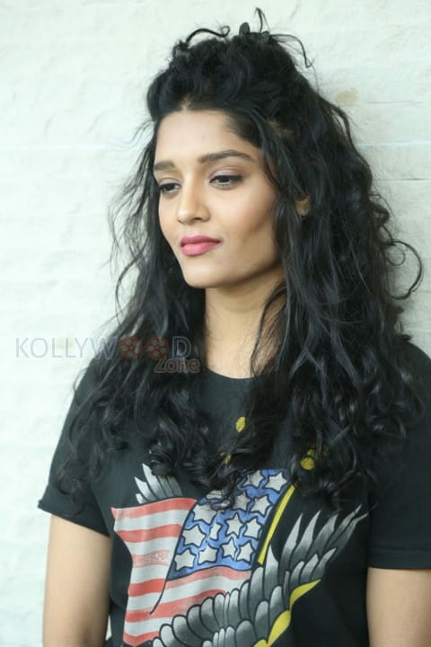 Actress Ritika Singh Photos 10