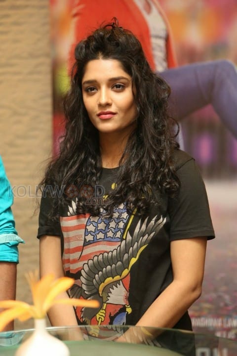 Actress Ritika Singh Photos 13