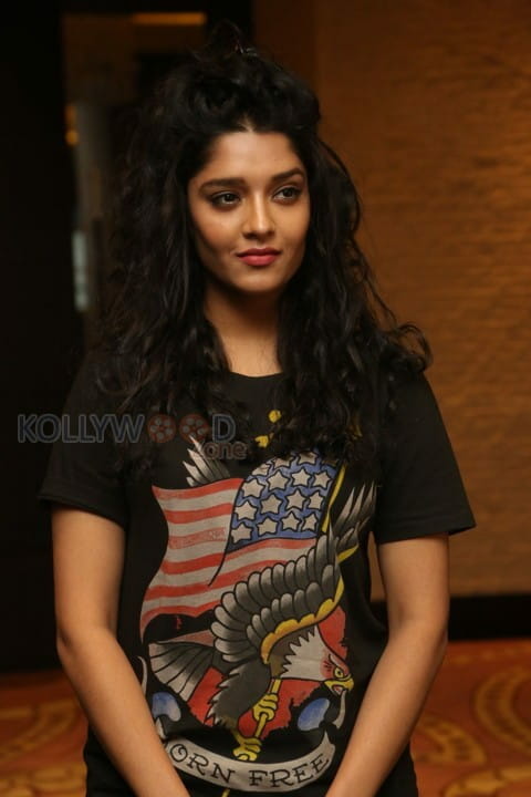 Actress Ritika Singh Photos 22