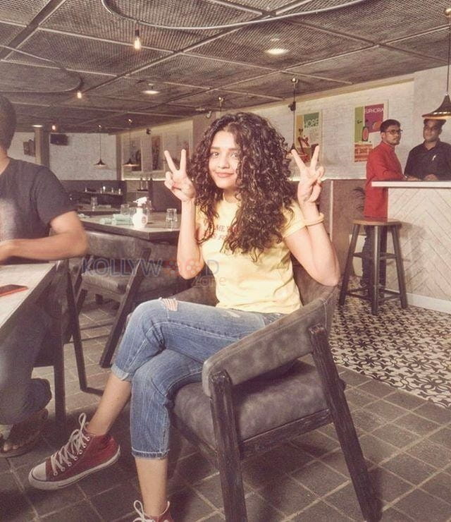 Actress Ritika Singh Unseen Pictures 01