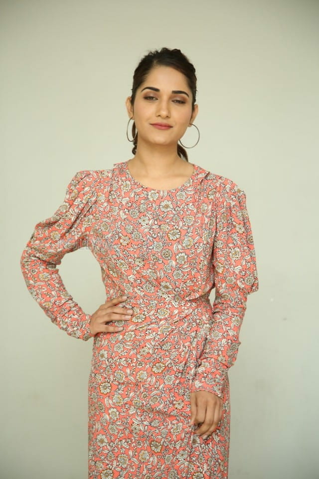 Actress Ruhani Sharma At Hit Movie Trailer Launch Event Photos 20