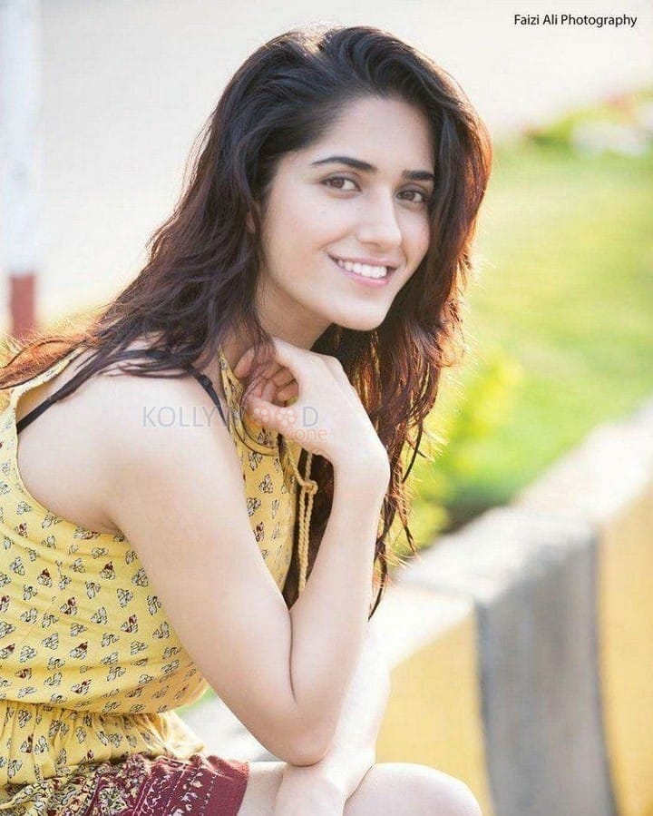 Chi La Sow Movie Heroine Ruhani Sharma Photos 04