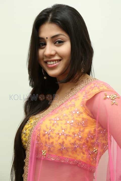 Hamida At Hi Life Exhibition Stills 06