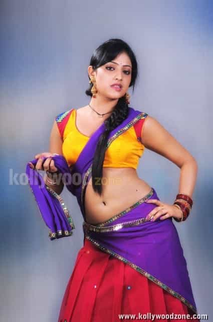 Haripriya Hot Sexy Navel Pictures 03