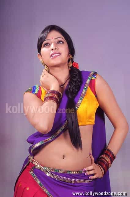 Haripriya Hot Sexy Navel Pictures 04