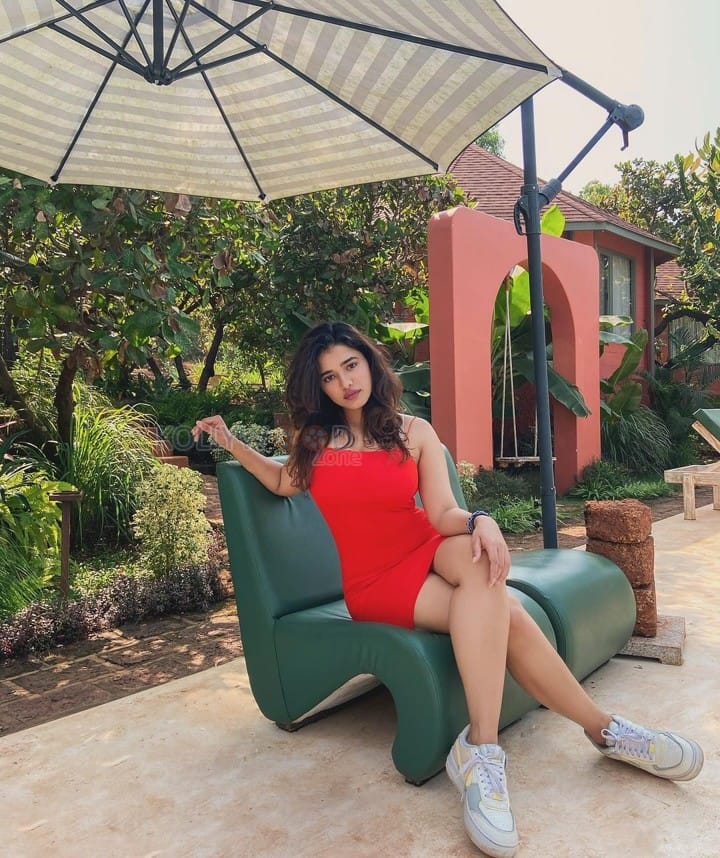 Hot Ketika Sharma in a Red Mini Dress Pictures 03