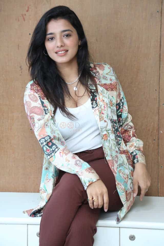 Ketika Sharma at Lakshya Movie Interview Pictures 07