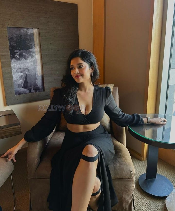 Ravishing Beauty Ritika Singh is Stunning in a Black Low Neck Crop Top with Matching Skirt Photos 03