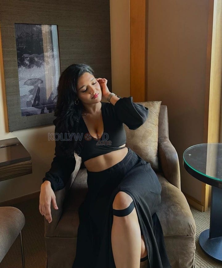 Ravishing Beauty Ritika Singh is Stunning in a Black Low Neck Crop Top with Matching Skirt Photos 06