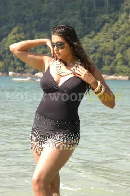 Sexy Namitha Stills 04