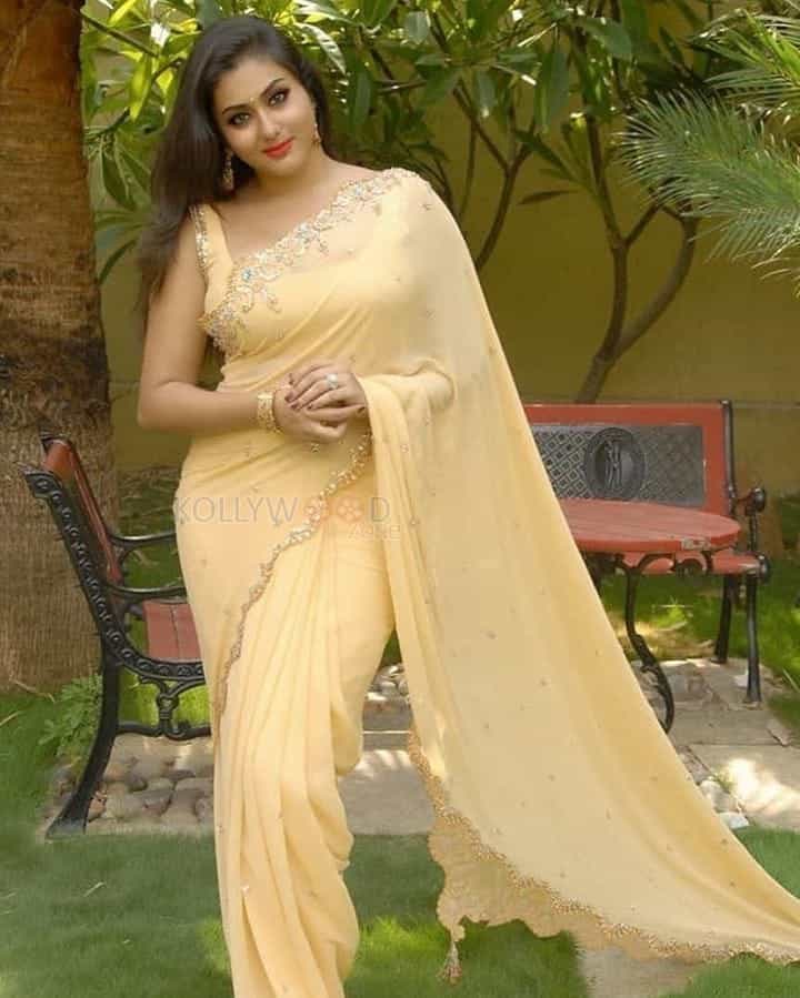 South Siren Namitha Saree Pictures 03