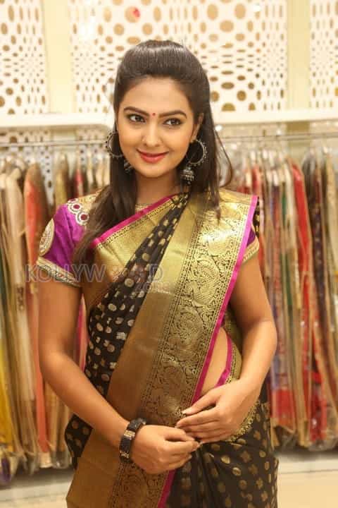 Telugu Actress Neha Deshpande Photos 07