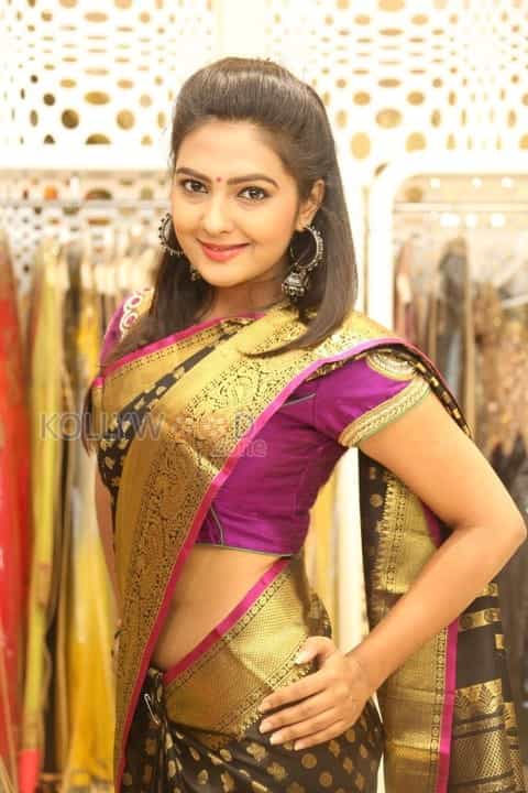 Telugu Actress Neha Deshpande Photos 16