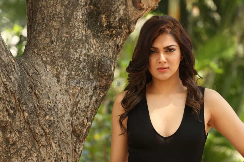 Actress Sakshi Chaudhary Hot In Black Dress Photos 21