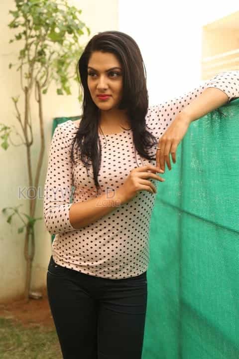 Actress Sakshi Choudhary New Photos 28