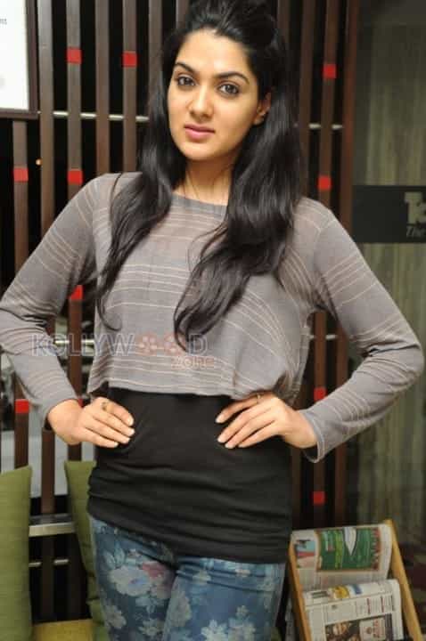 Actress Sakshi Choudhary Stills 20