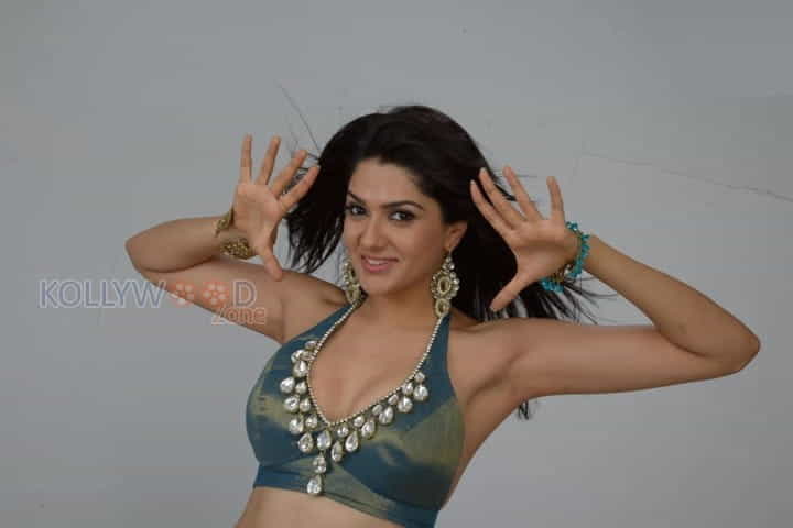 Actress Sakshi Chowdary Spicy Photohsoot Pictures 13