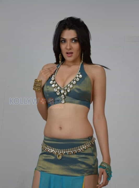 Actress Sakshi Chowdary Spicy Photohsoot Pictures 16