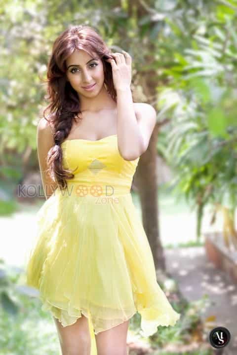 Actress Sanjjanaa Sexy Photoshoot Pictures 13