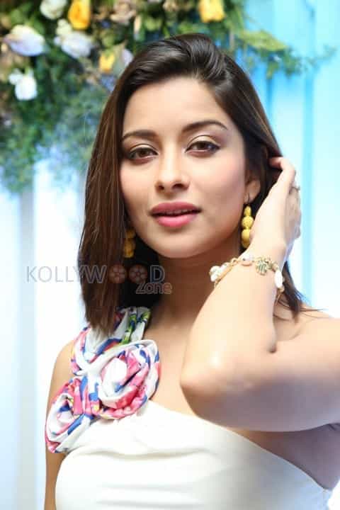 Beautiful Madhurima At Hi Life Expo Event Photos 14