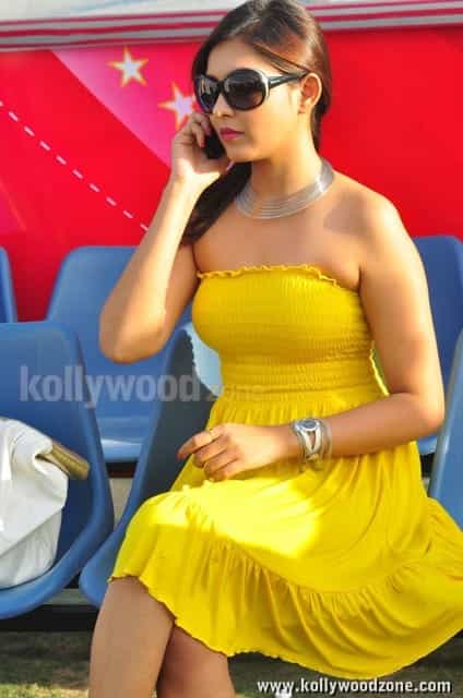 Gorgeous Madhu Shalini At Celebrity Cricket League Finals 15