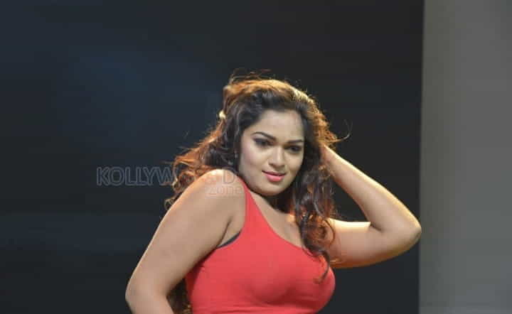 Jeyikkira Kuthira Movie Heroine Ashwini Hot Photos 01