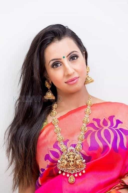 Kannada Actress Sanjjanaa Galrani New Photoshoot Photos 01