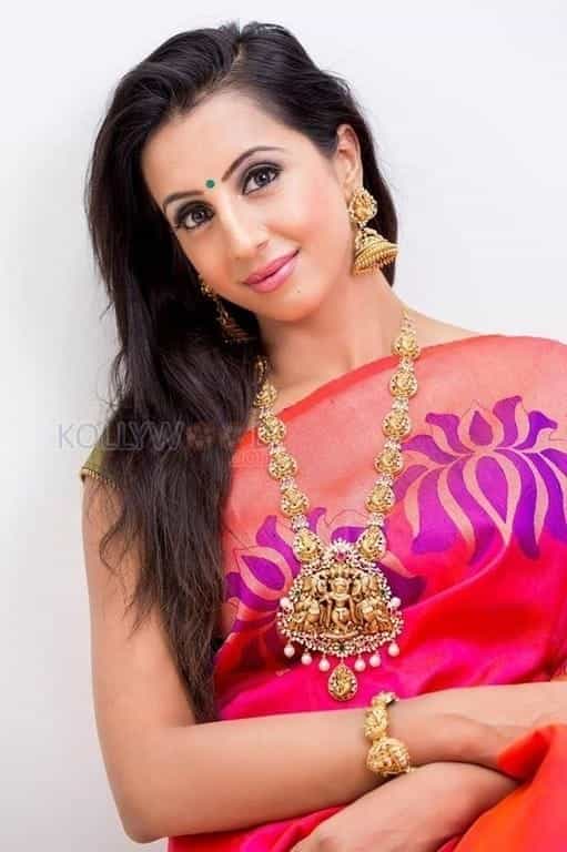 Kannada Actress Sanjjanaa Galrani New Photoshoot Photos 02