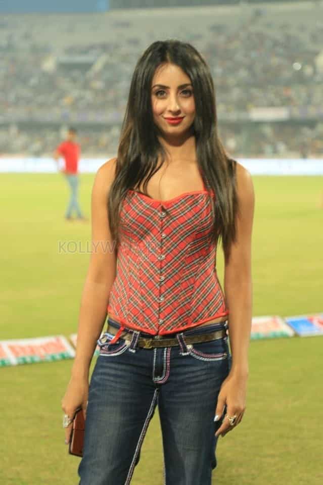 Kannada Actress Sanjjanaa Photos 02