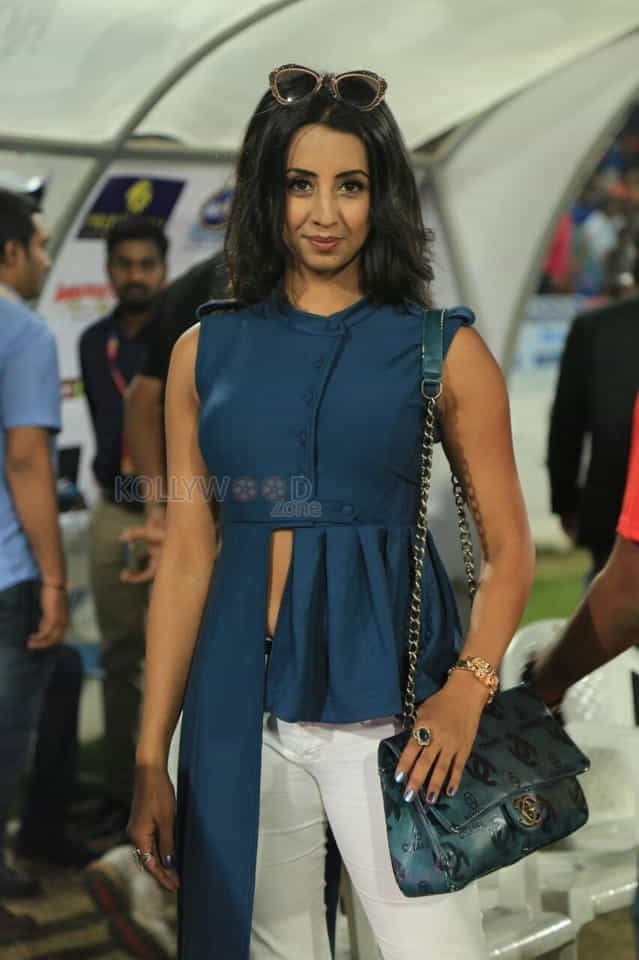 Kannada Actress Sanjjanaa Photos 33