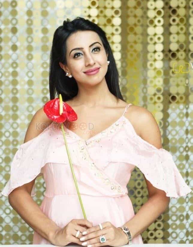 Kannada Actress Sanjjanaa Pictures 02